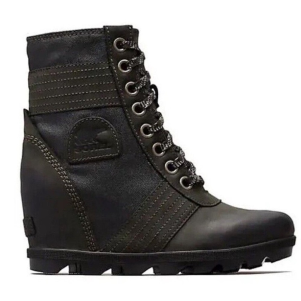 SOREL Lexie Cattail Wedge lace up Boots 
size 6